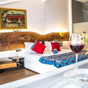 3* Hotel West Pera